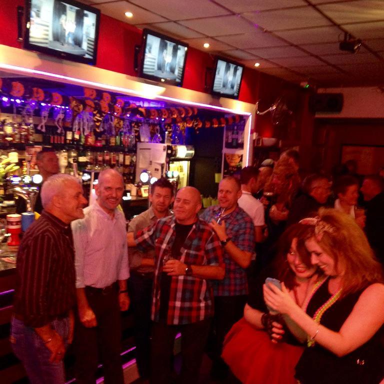 Peek-A-Booze - Budget Hotel - Adults Only Blackpool Ngoại thất bức ảnh